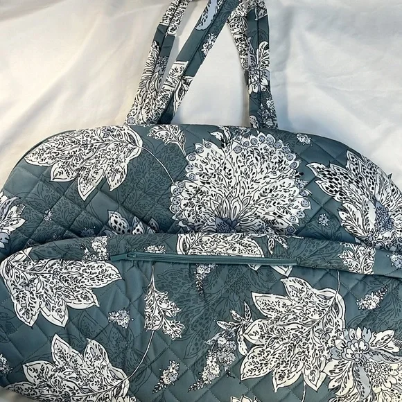 NWT Vera Bradley Grand Weekender Travel Bag - Tiger Lily Blue Oar - Picture 2 of 8